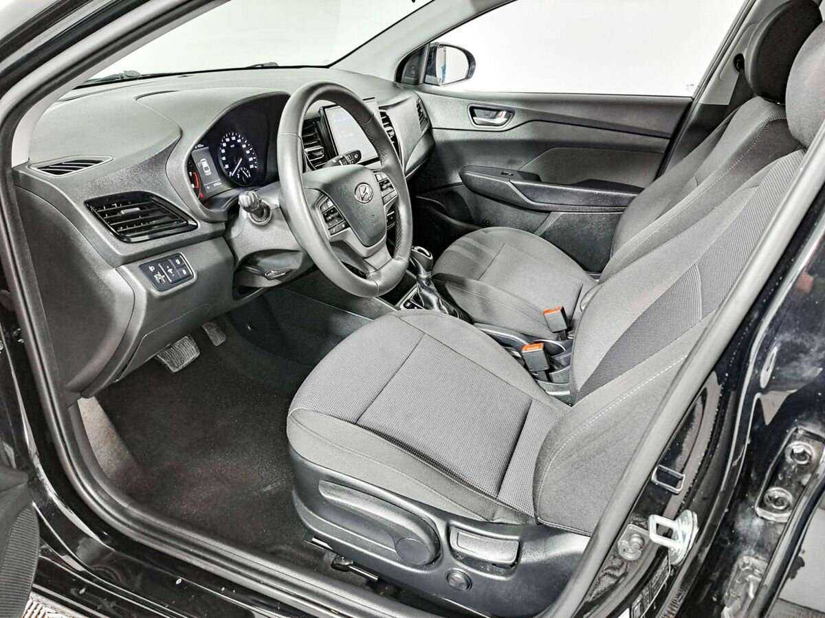 Hyundai Solaris с пробегом — 2022 год. Фото: #13