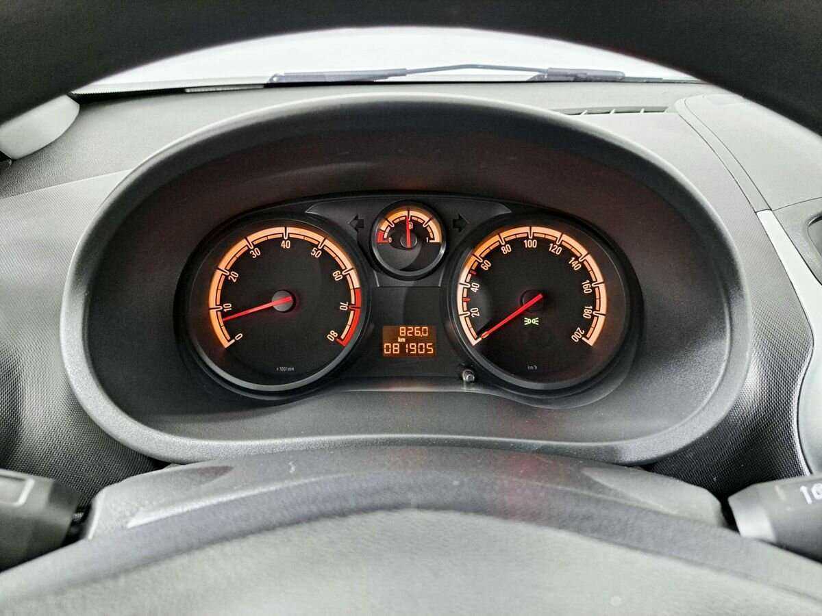 Opel Corsa с пробегом — 2012 год. Фото: #10