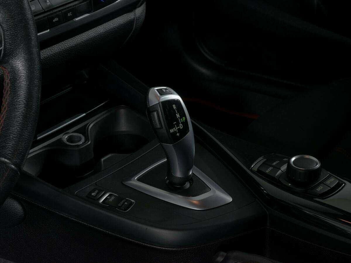 BMW 1 серии с пробегом — 2014 год. Фото: #14