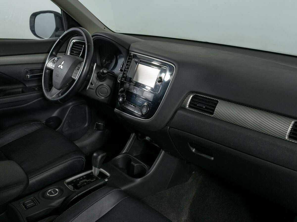 Mitsubishi Outlander с пробегом — 2013 год. Фото: #7