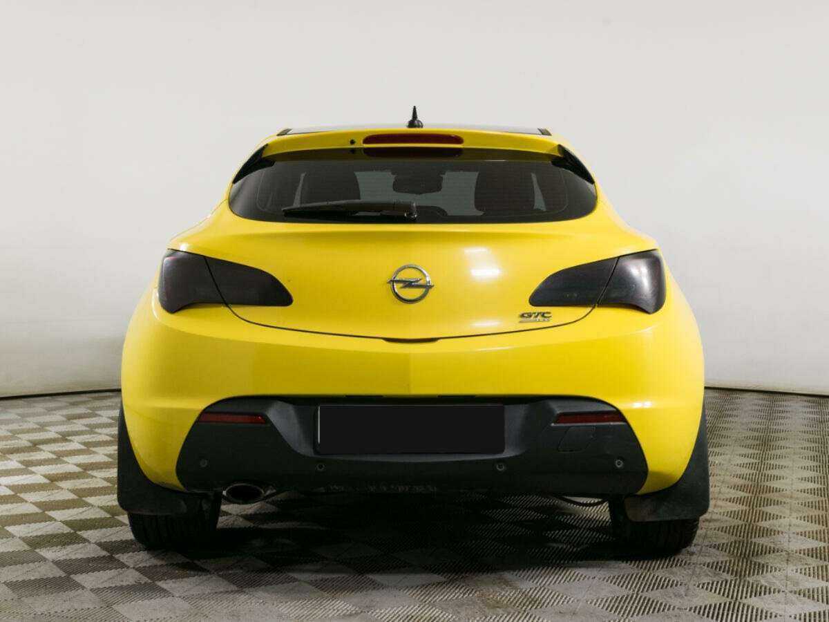 Opel Astra с пробегом — 2013 год. Фото: #5