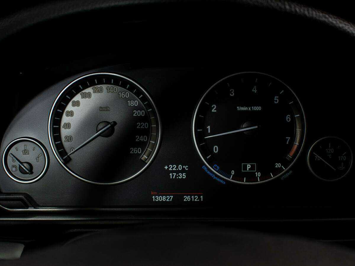 BMW 5 серии с пробегом — 2012 год. Фото: #11