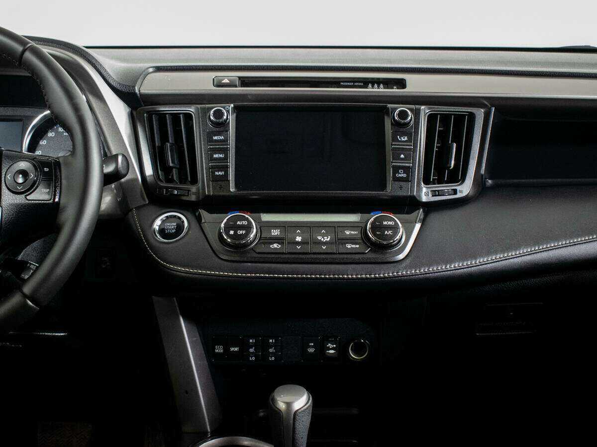 Toyota RAV4 с пробегом — 2017 год. Фото: #8