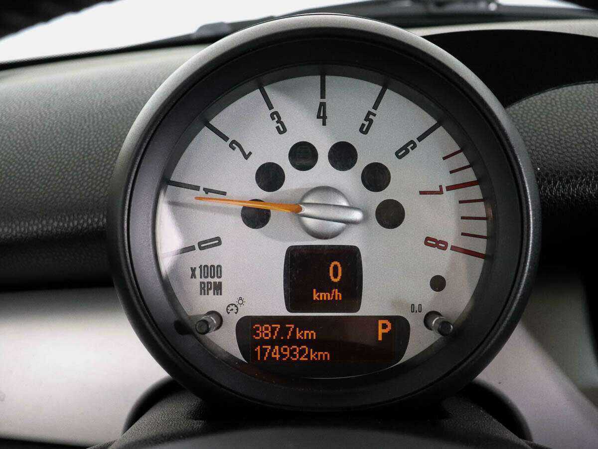 Mini Clubman с пробегом — 2012 год. Фото: #9