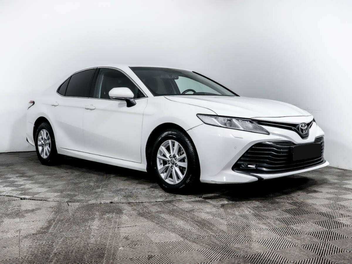 Toyota Camry с пробегом — 2020 год. Фото: #2
