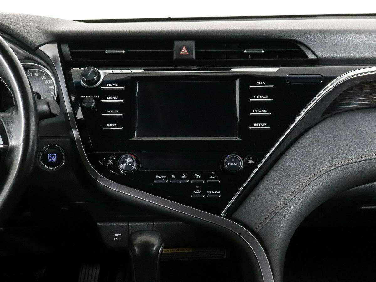 Toyota Camry с пробегом — 2019 год. Фото: #10