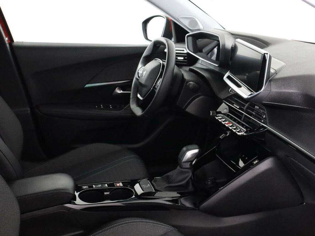 Peugeot 2008 с пробегом — 2021 год. Фото: #6