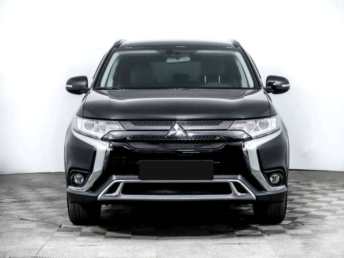 Mitsubishi Outlander с пробегом — 2022 год. Фото: #1