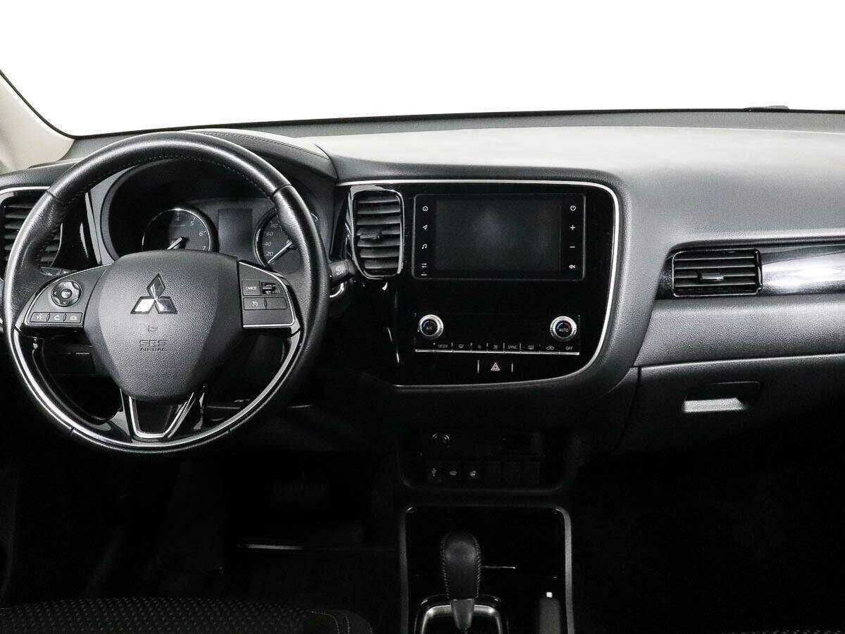 Mitsubishi Outlander с пробегом — 2021 год. Фото: #8