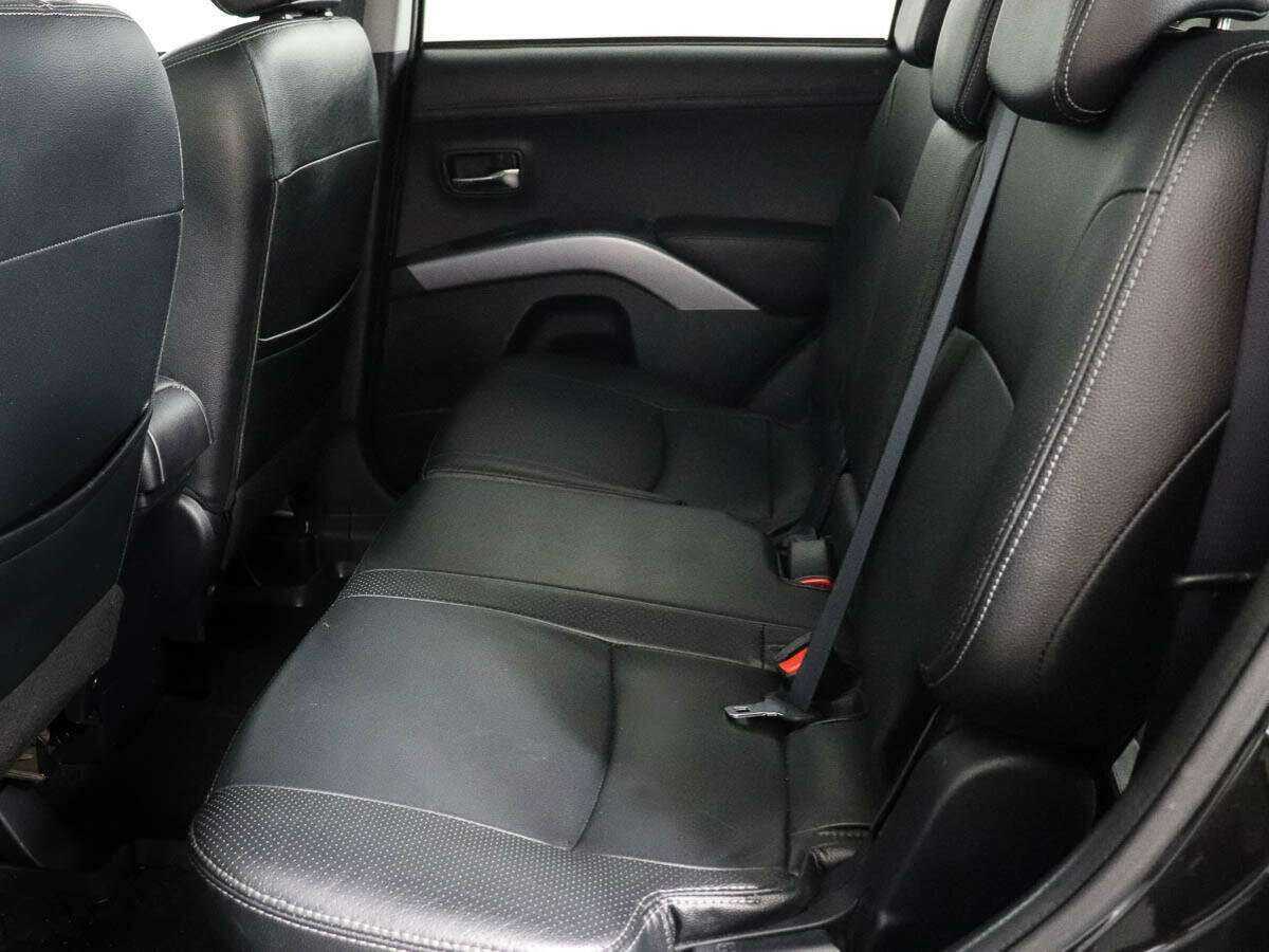 Mitsubishi Outlander с пробегом — 2012 год. Фото: #7