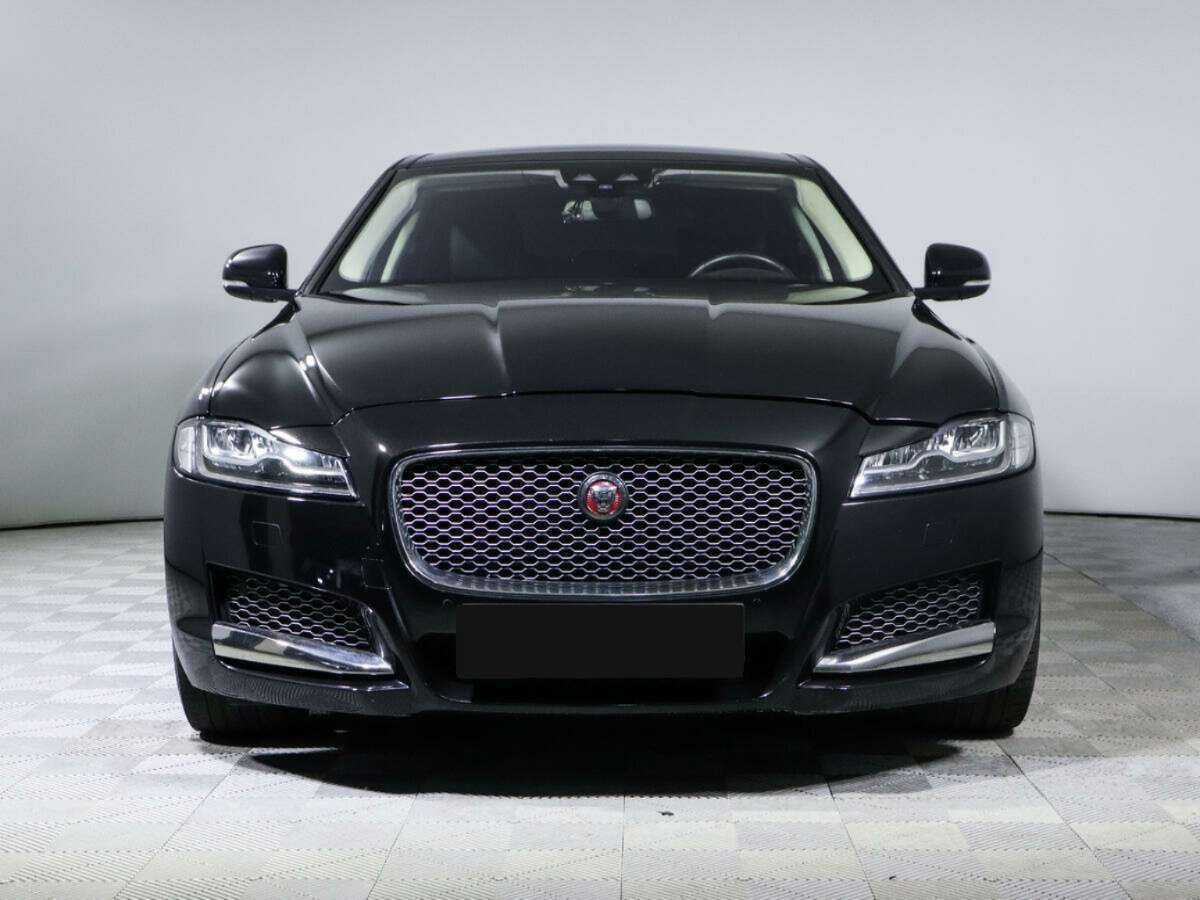 Jaguar XF с пробегом — 2018 год. Фото: #1