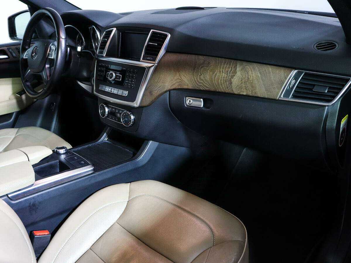 Mercedes-Benz M-Класс с пробегом — 2012 год. Фото: #6