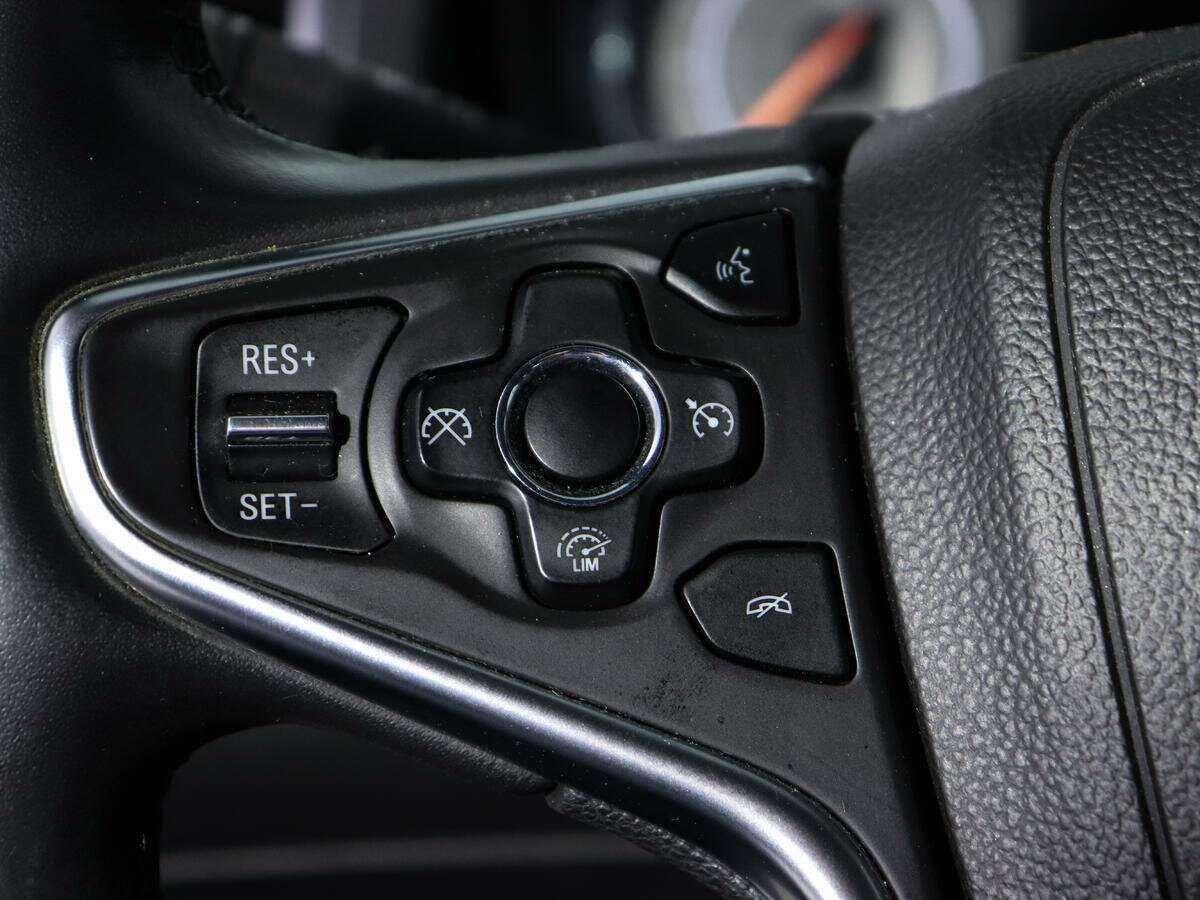 Opel Insignia с пробегом — 2014 год. Фото: #13