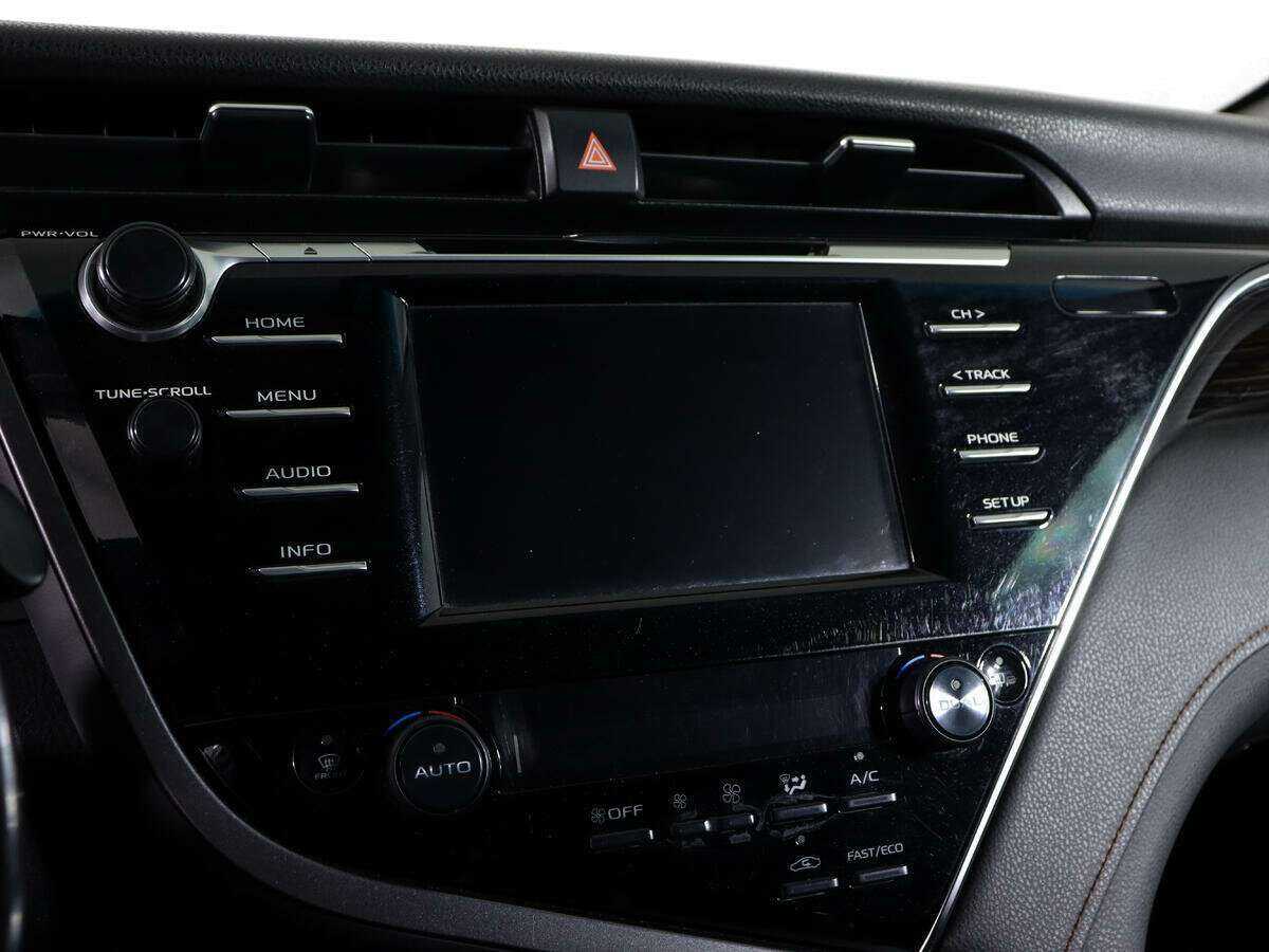 Toyota Camry с пробегом — 2019 год. Фото: #18