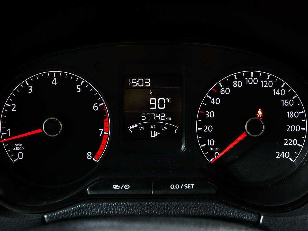 Volkswagen Polo с пробегом — 2016 год. Фото: #7