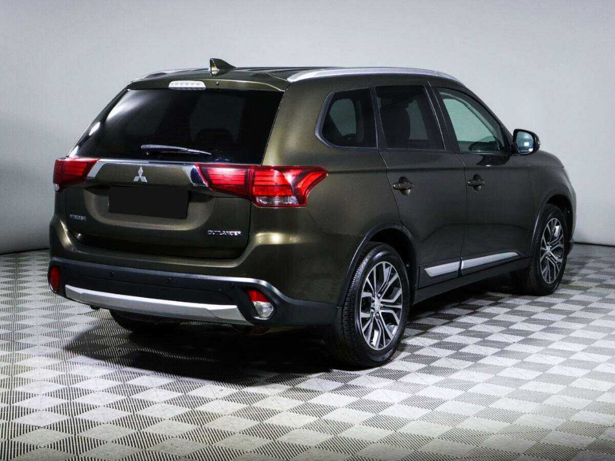 Mitsubishi Outlander с пробегом — 2018 год. Фото: #4