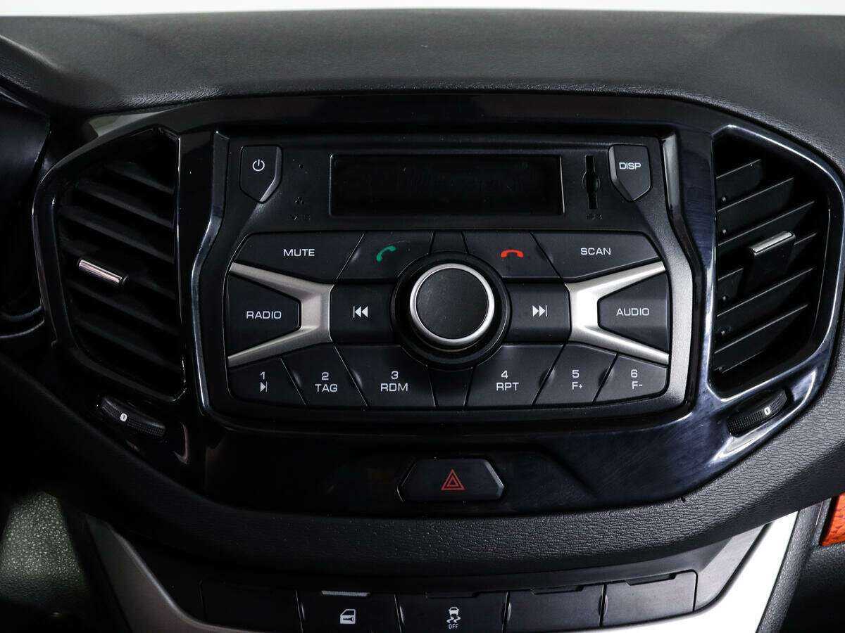 Lada (ВАЗ) Vesta с пробегом — 2019 год. Фото: #18