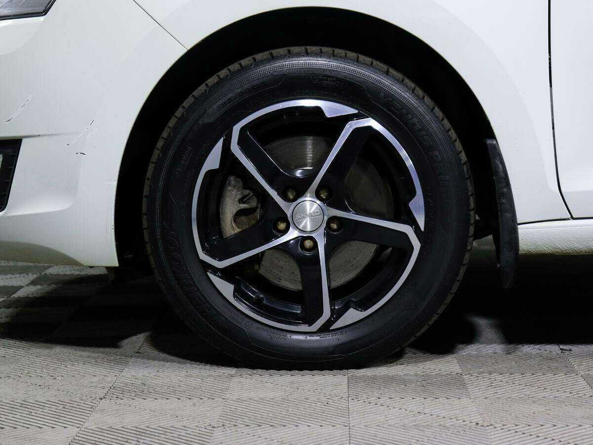 Skoda Rapid с пробегом — 2016 год. Фото: #11