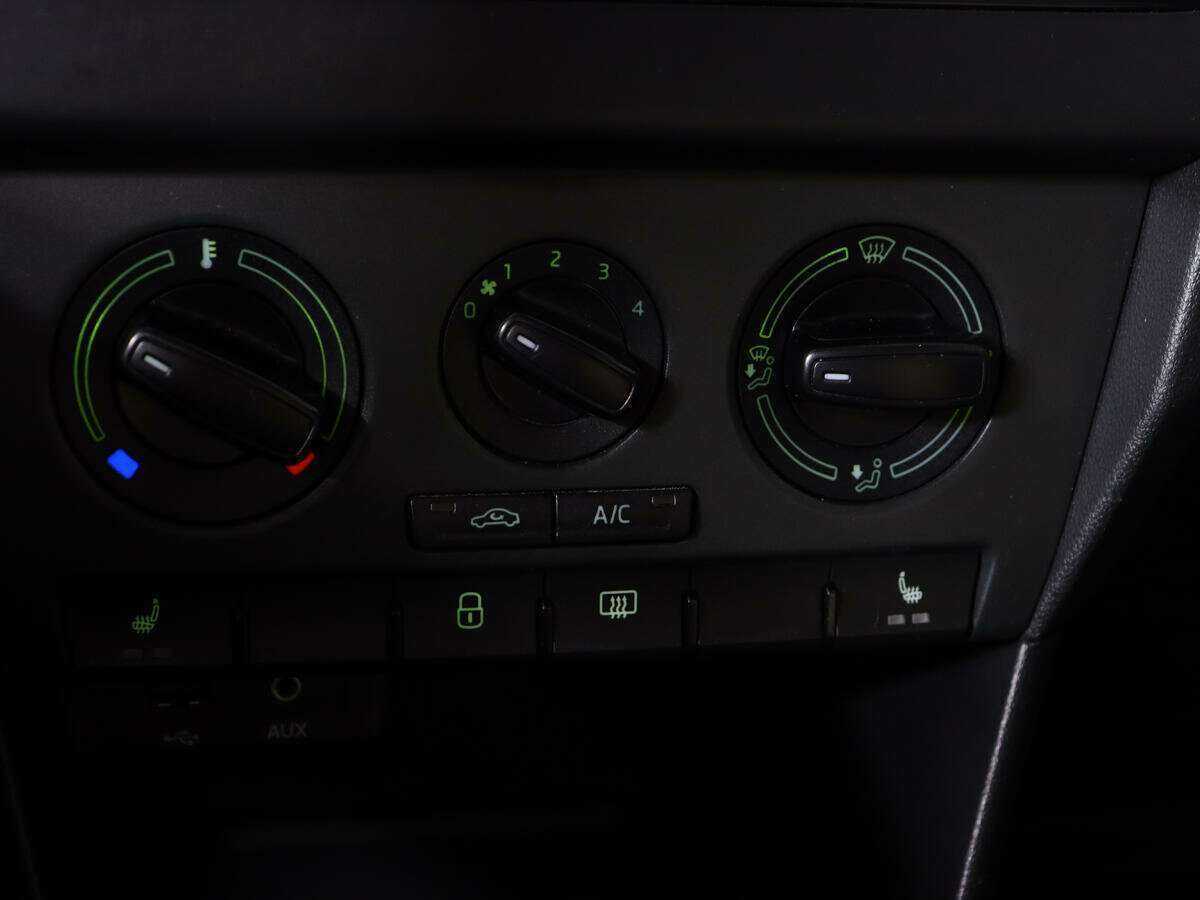 Skoda Rapid с пробегом — 2016 год. Фото: #12