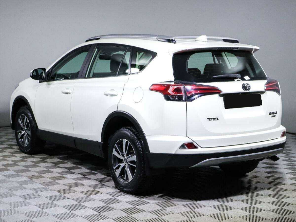 Toyota RAV4 с пробегом — 2017 год. Фото: #5