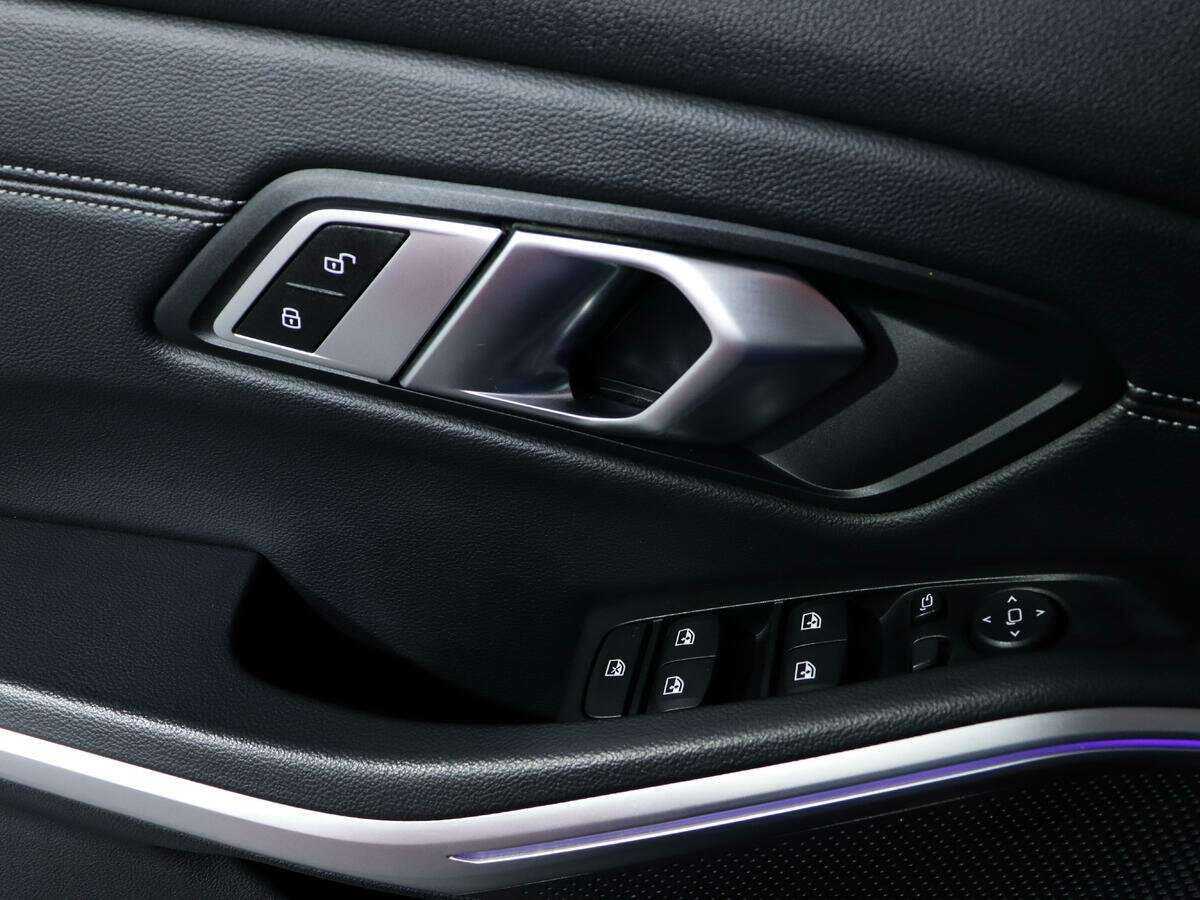 BMW 3 серии с пробегом — 2019 год. Фото: #16
