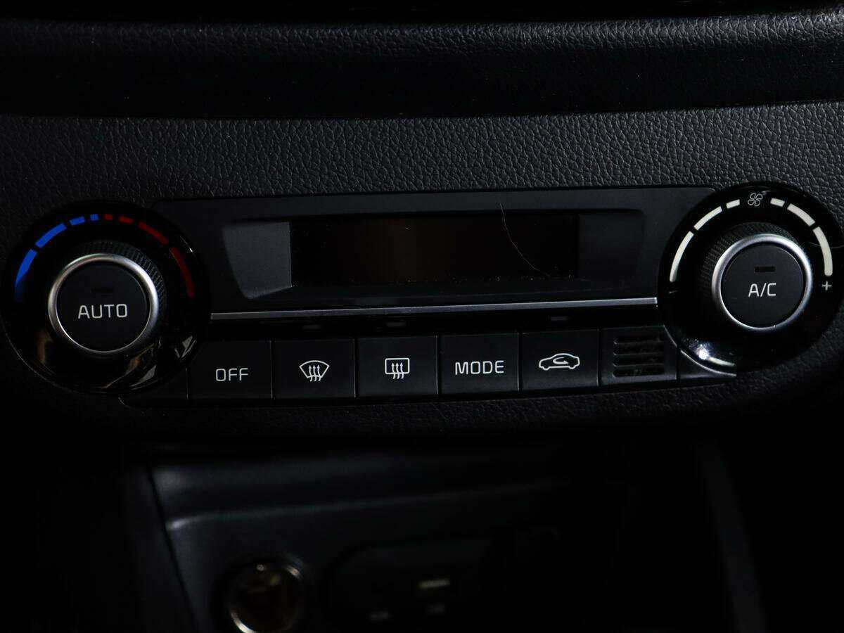 Kia Rio с пробегом — 2016 год. Фото: #21