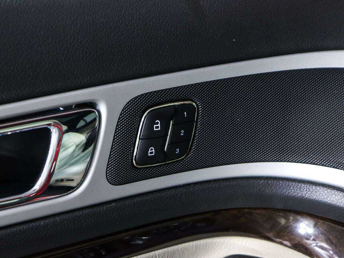 Ford Explorer с пробегом — 2012 год. Фото: #18