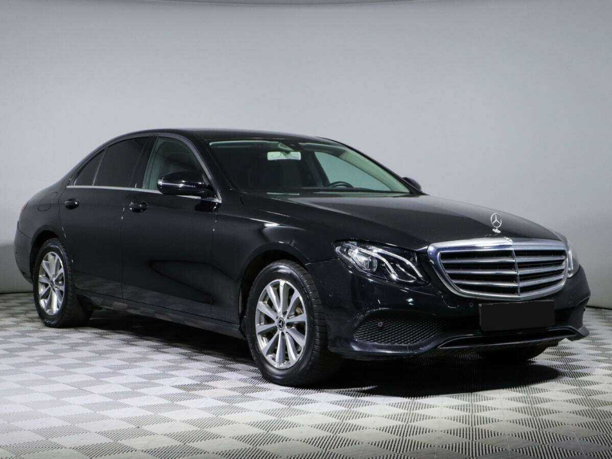 Mercedes-Benz E-Класс с пробегом — 2019 год. Фото: #2