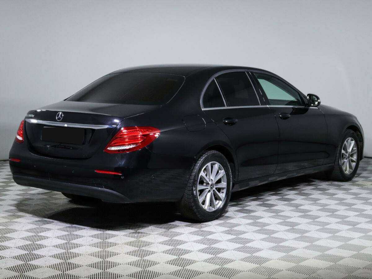 Mercedes-Benz E-Класс с пробегом — 2019 год. Фото: #3