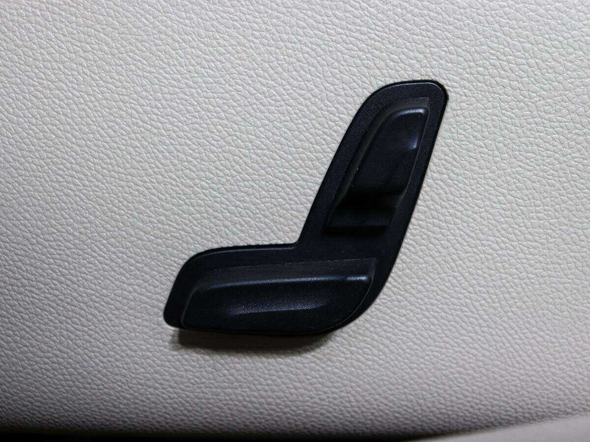 Mercedes-Benz E-Класс с пробегом — 2015 год. Фото: #13