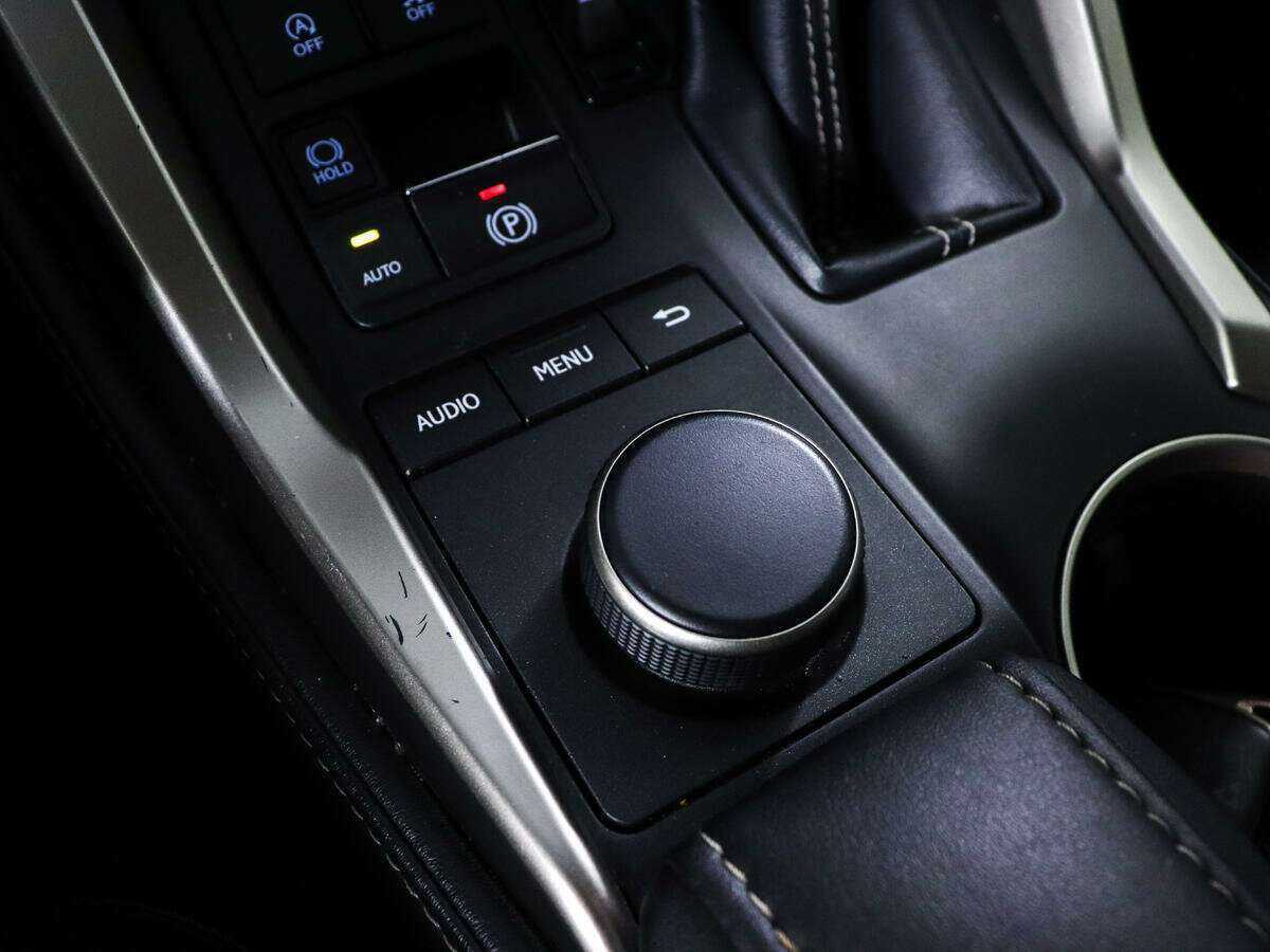 Lexus NX с пробегом — 2017 год. Фото: #15