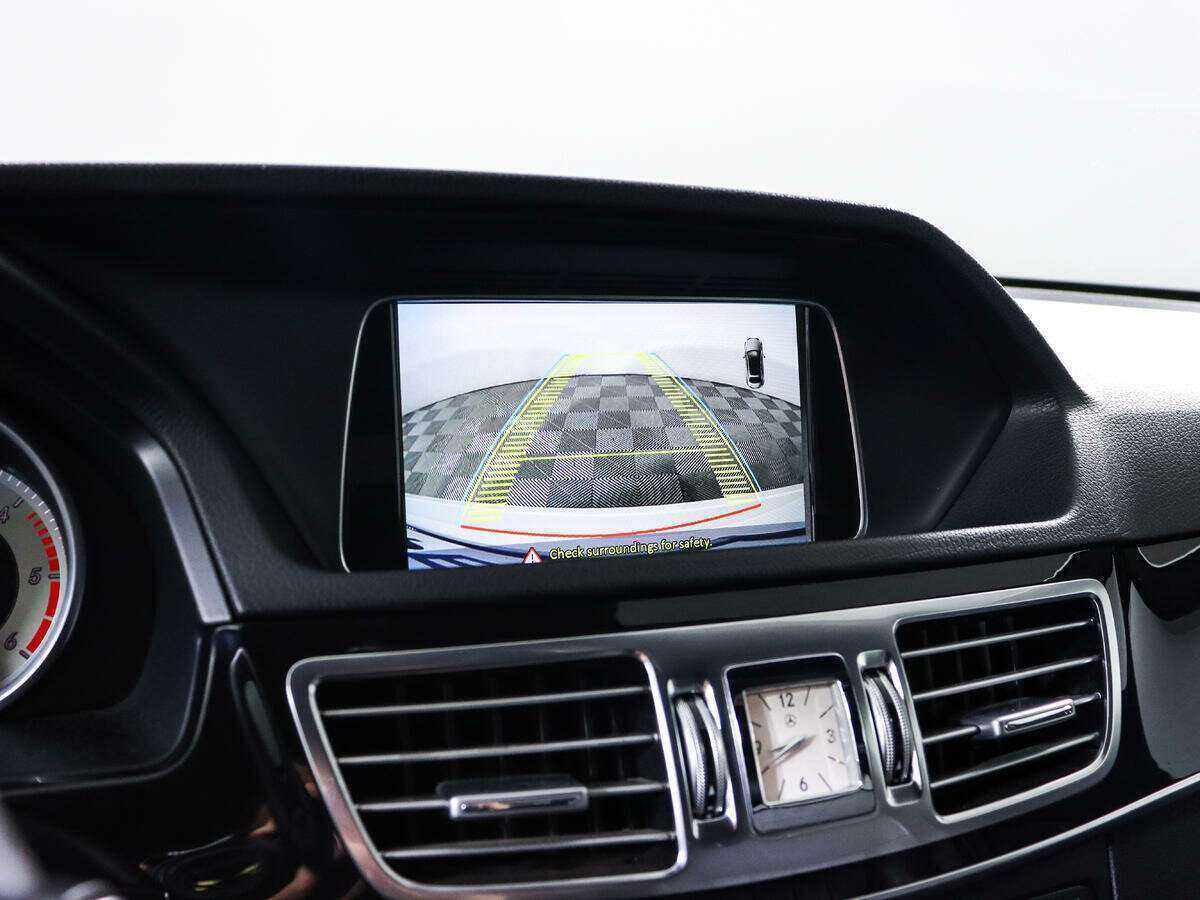 Mercedes-Benz E-Класс с пробегом — 2015 год. Фото: #15