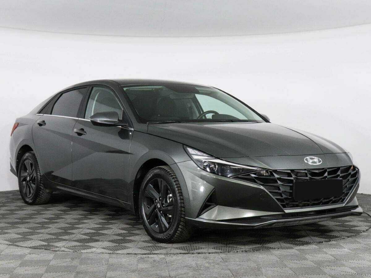 Hyundai Elantra с пробегом — 2022 год. Фото: #2
