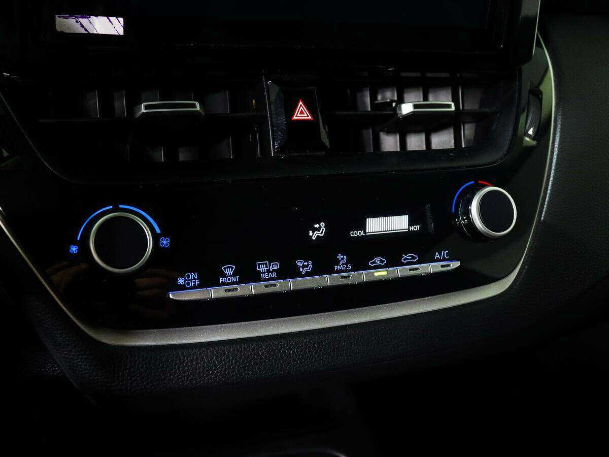 Toyota Corolla с пробегом — 2022 год. Фото: #17