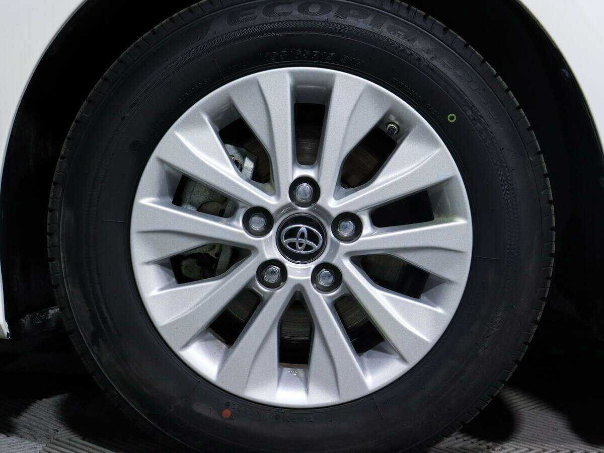 Toyota Corolla с пробегом — 2022 год. Фото: #11