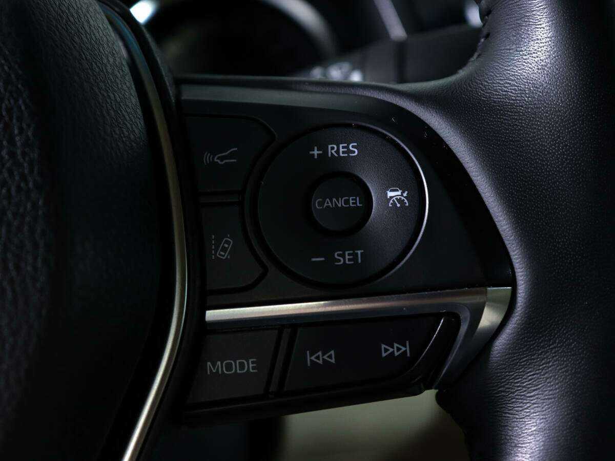 Toyota Camry с пробегом — 2020 год. Фото: #16