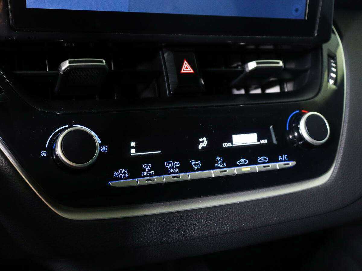 Toyota Corolla с пробегом — 2022 год. Фото: #14