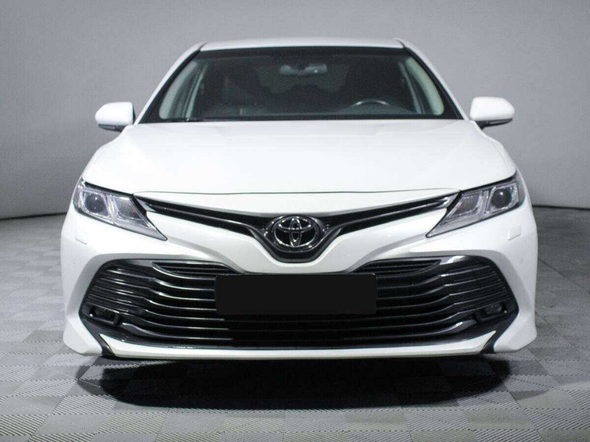 Toyota Camry с пробегом — 2020 год. Фото: #1