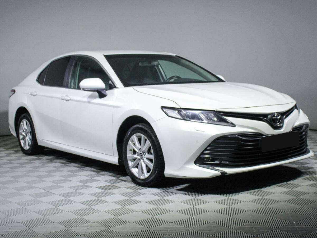 Toyota Camry с пробегом — 2020 год. Фото: #2