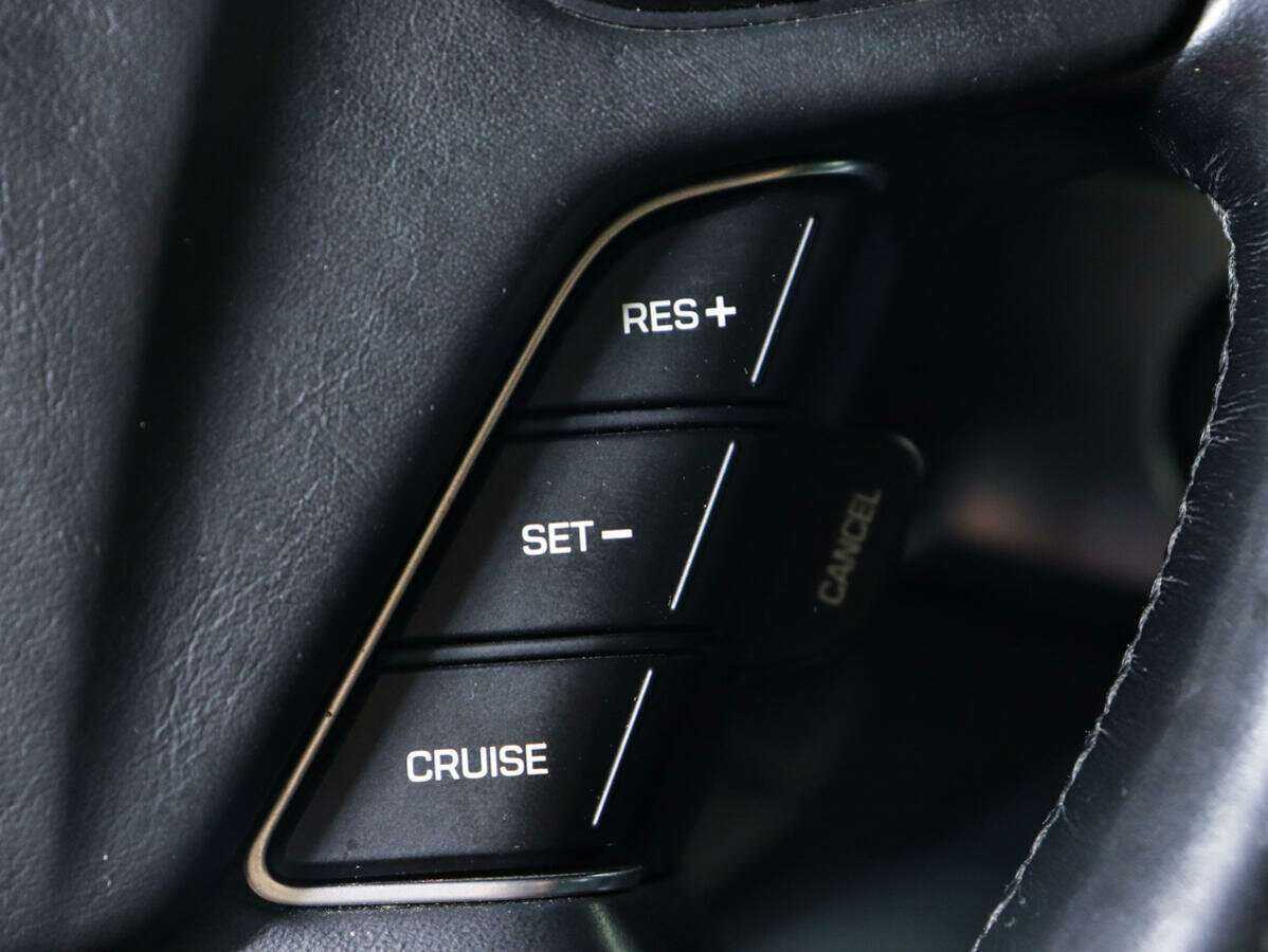 Hyundai Equus с пробегом — 2014 год. Фото: #19