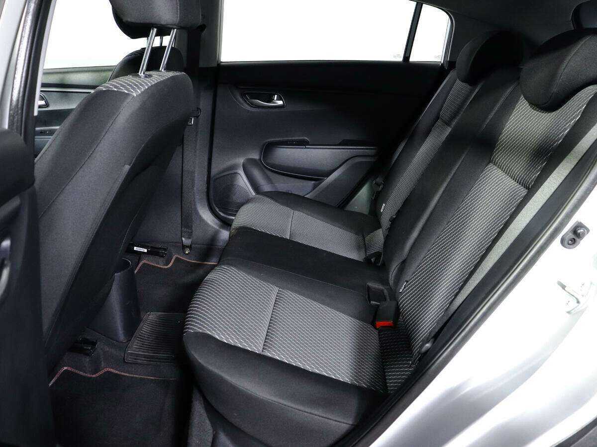 Kia Rio с пробегом — 2018 год. Фото: #9