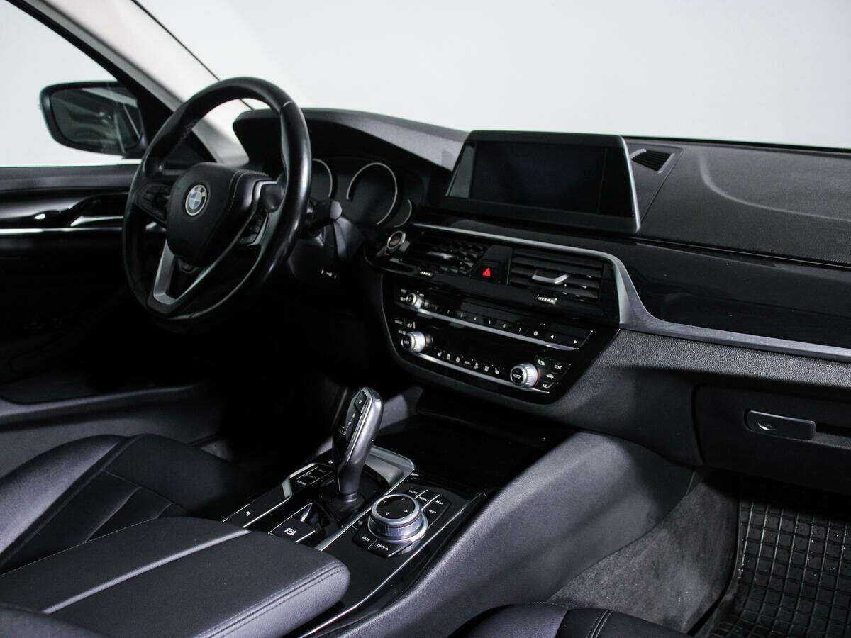 BMW 5 серии с пробегом — 2017 год. Фото: #7