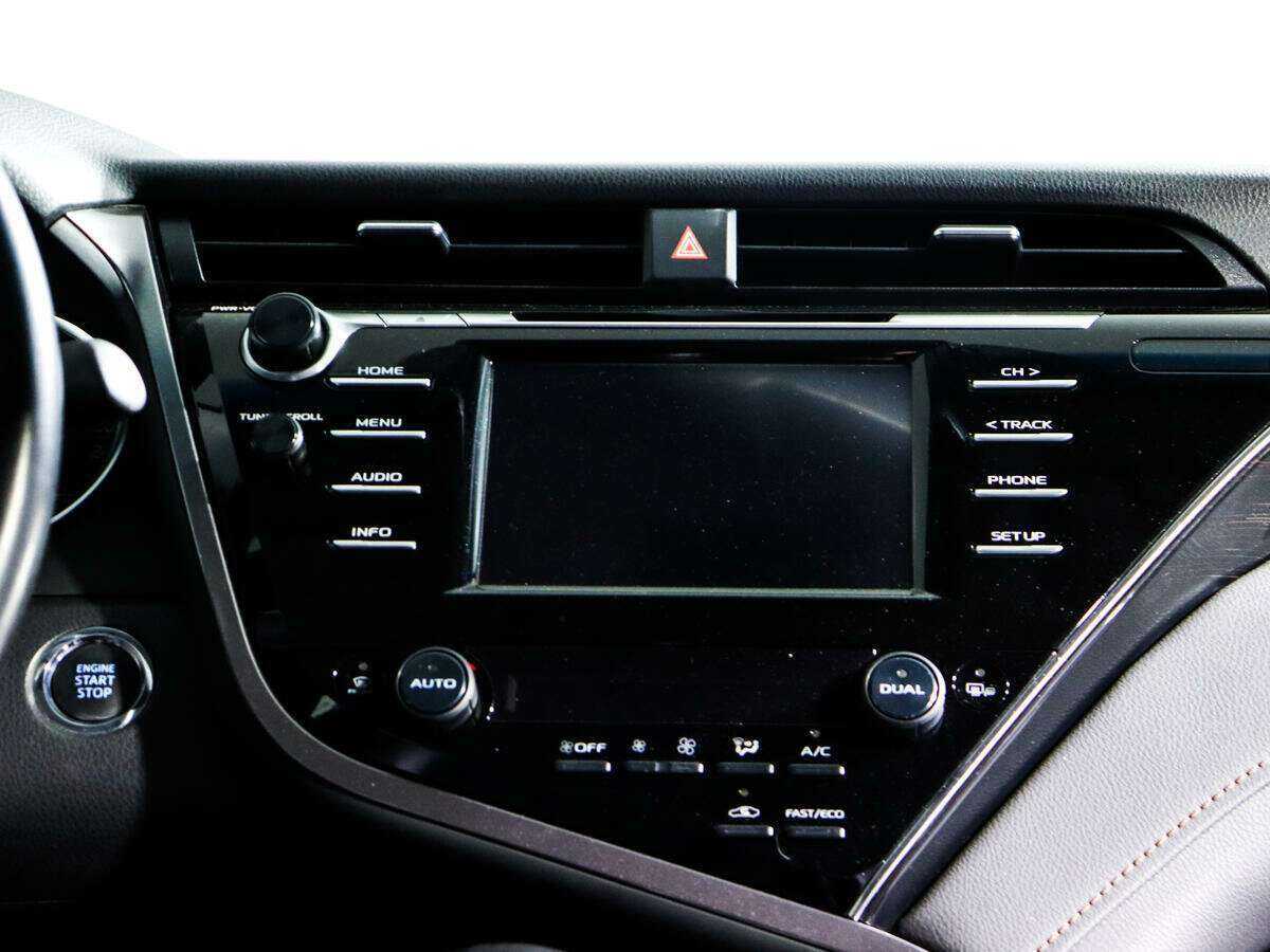 Toyota Camry с пробегом — 2020 год. Фото: #12