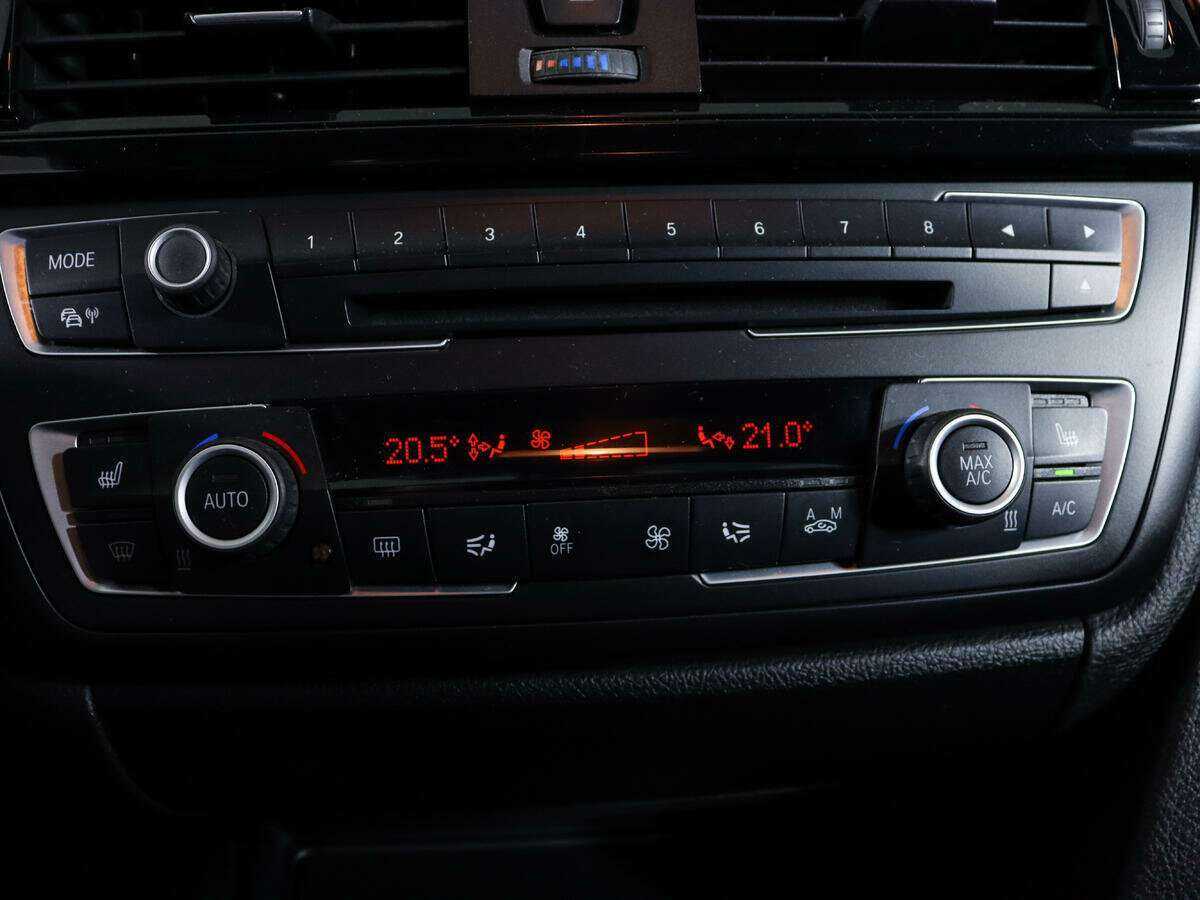 BMW 3 серии с пробегом — 2014 год. Фото: #13