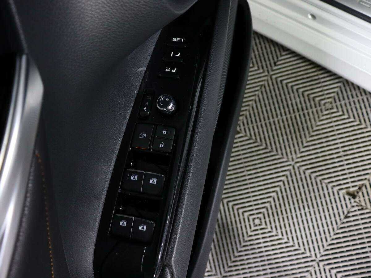 Toyota Camry с пробегом — 2018 год. Фото: #15