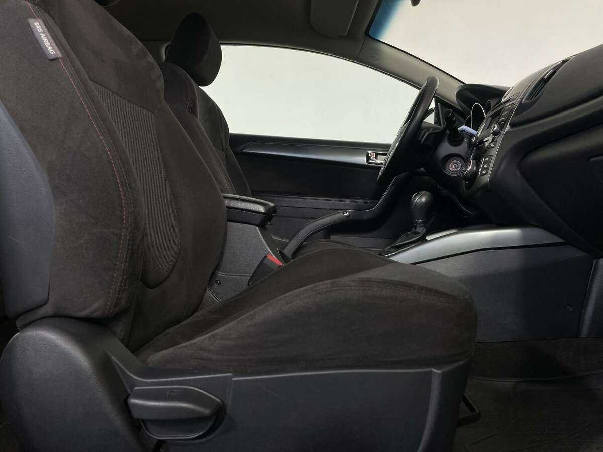 Kia Cerato с пробегом — 2012 год. Фото: #12