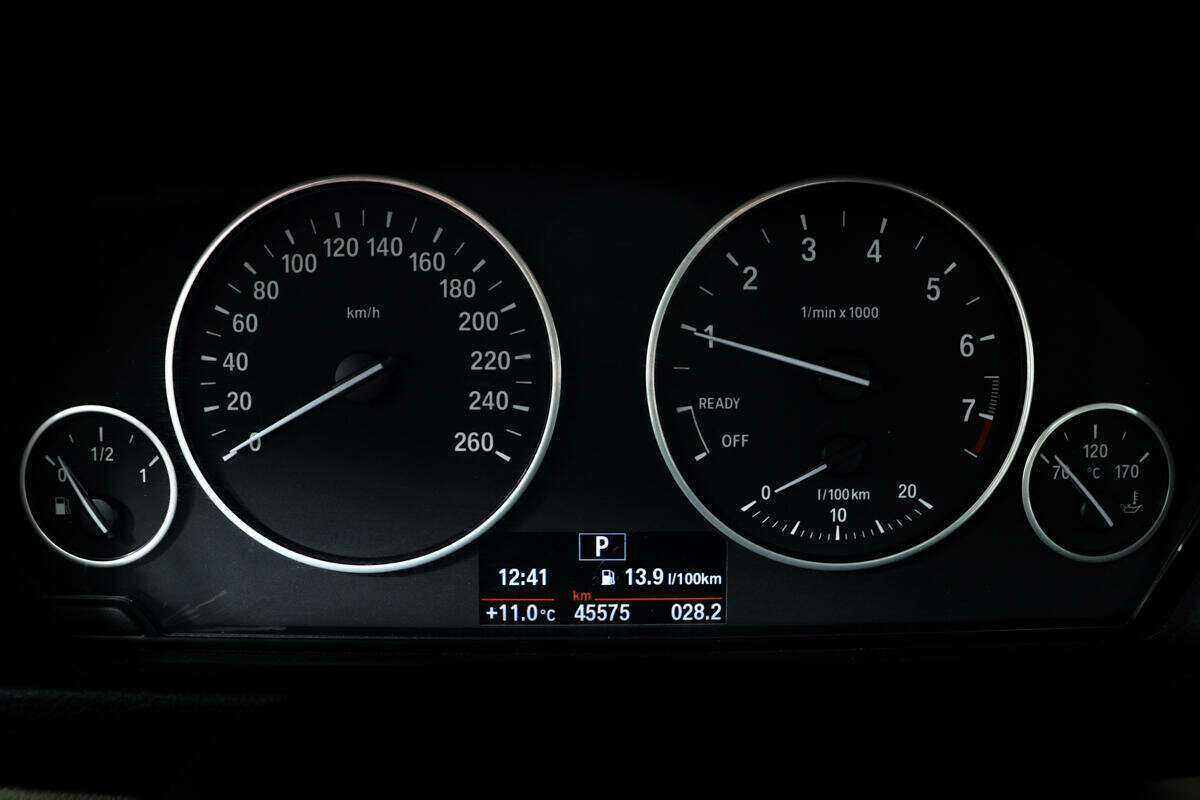 BMW 3 серии с пробегом — 2016 год. Фото: #9