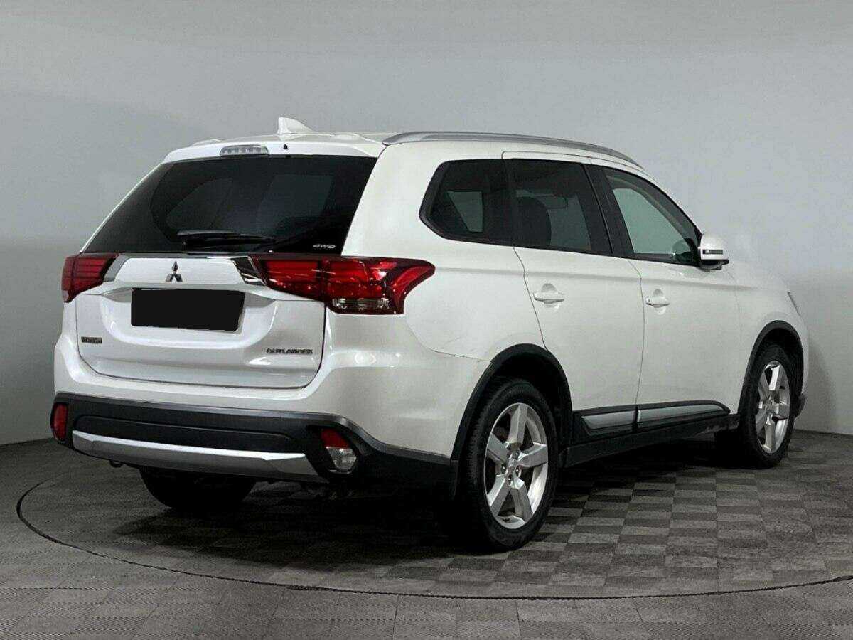 Mitsubishi Outlander с пробегом — 2018 год. Фото: #4