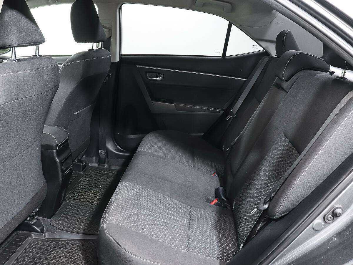 Toyota Corolla с пробегом — 2013 год. Фото: #8