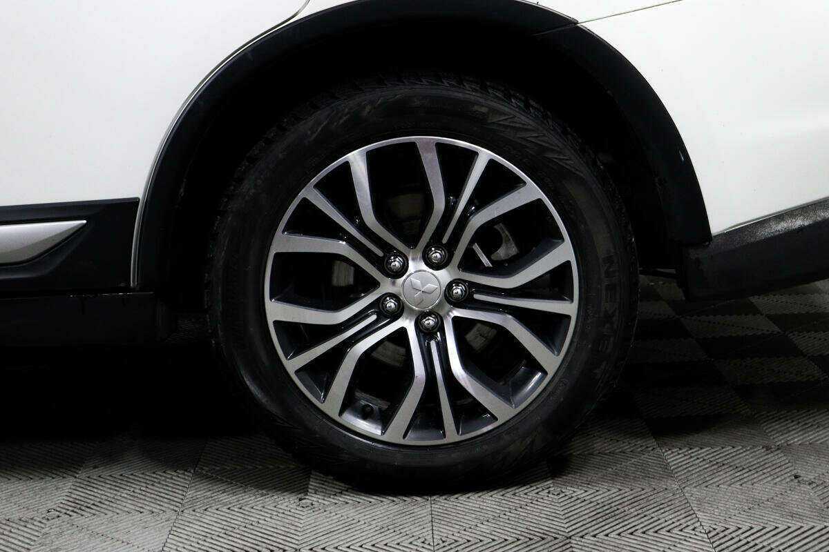 Mitsubishi Outlander с пробегом — 2018 год. Фото: #11